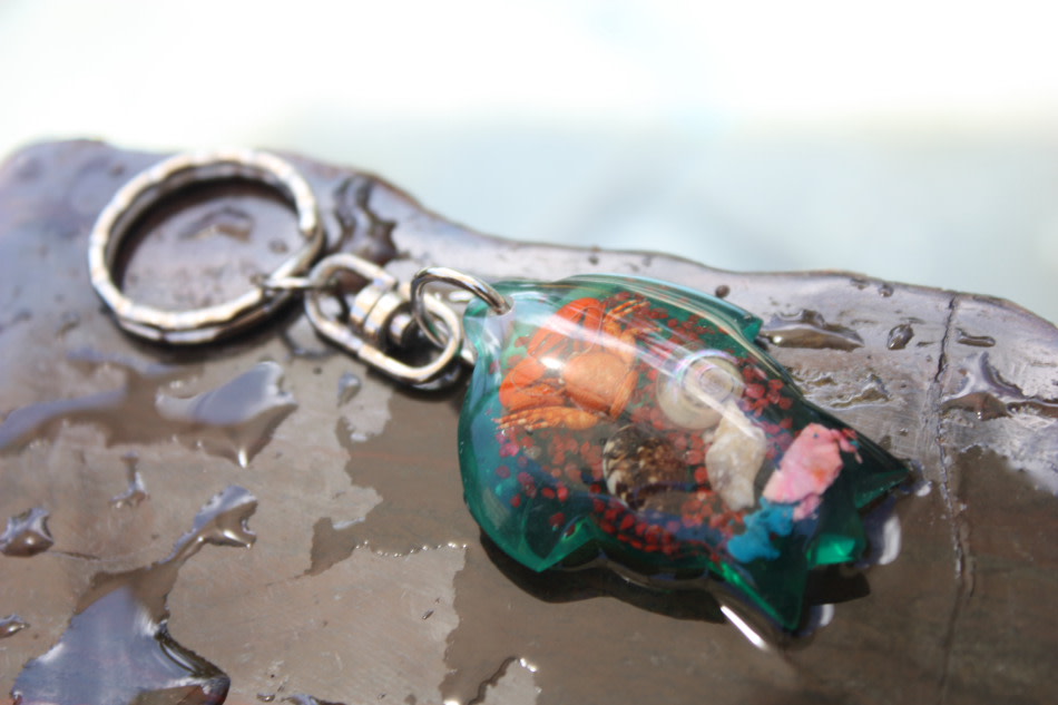 Aloha Shirt Keychain w/ Inlay Sea Life - Green Aloha Shirt Keychain w/ Inlay Sea Life - Green
